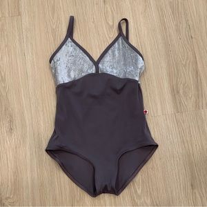 Yumiko Daria Leotard, Small